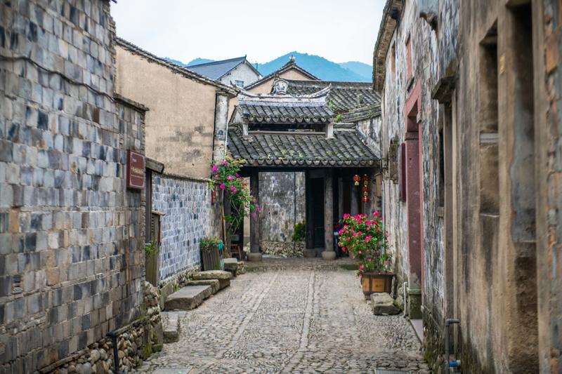 【代表委员风采】何太彪:尽心履职 助力改善农村出行条件